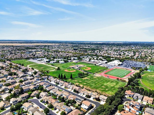 10236 Stathos Dr, Elk Grove, CA 95757