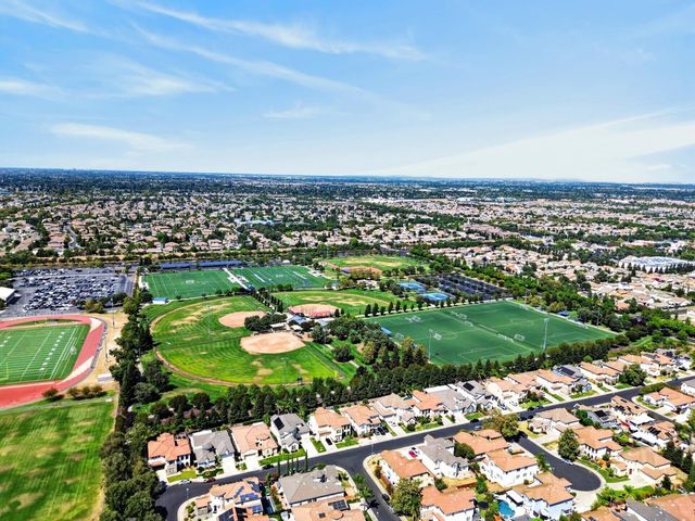 10236 Stathos Dr, Elk Grove, CA 95757
