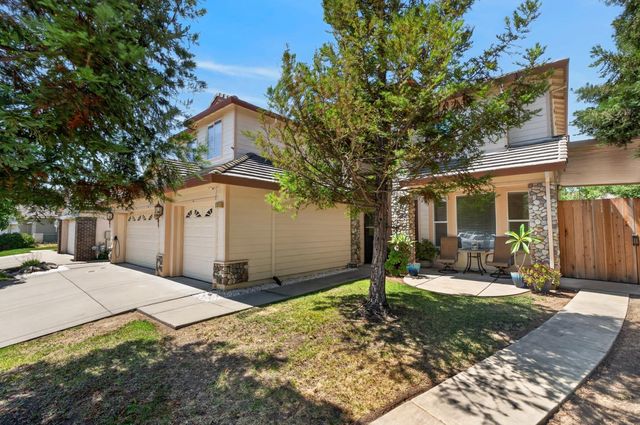 10236 Stathos Dr, Elk Grove, CA 95757