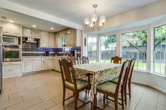 7136 Lyre Lane, Dallas, TX 75214