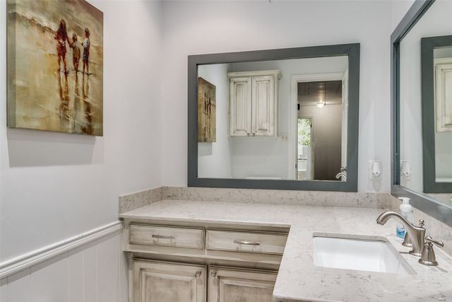 7136 Lyre Lane, Dallas, TX 75214