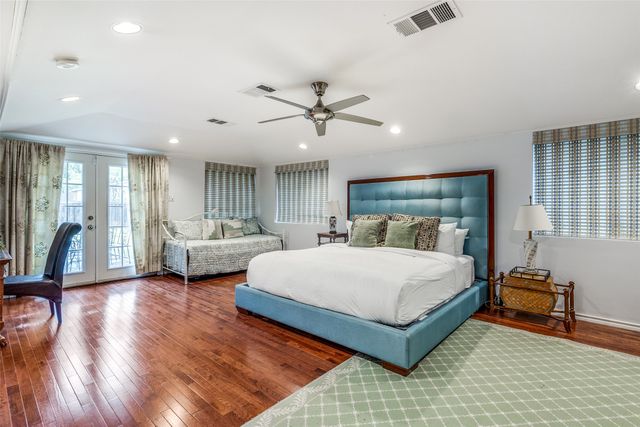 7136 Lyre Lane, Dallas, TX 75214