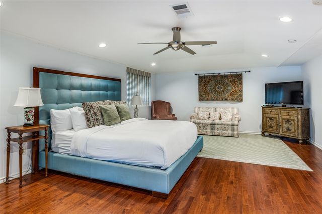 7136 Lyre Lane, Dallas, TX 75214