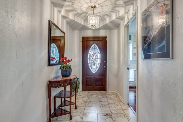 7136 Lyre Lane, Dallas, TX 75214