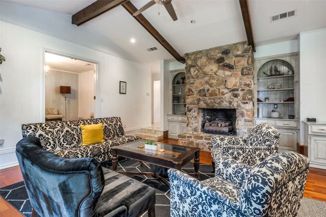 7136 Lyre Lane, Dallas, TX 75214