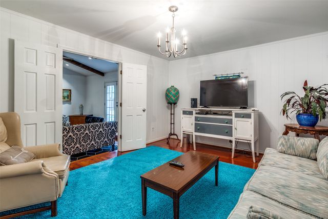 7136 Lyre Lane, Dallas, TX 75214