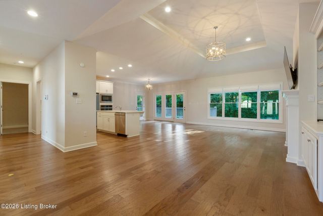 17216 Shakes Creek Dr, Louisville, KY 40023