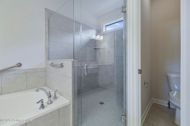 17216 Shakes Creek Dr, Louisville, KY 40023