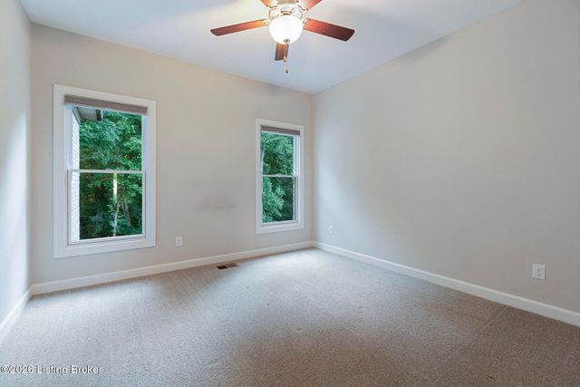 17216 Shakes Creek Dr, Louisville, KY 40023