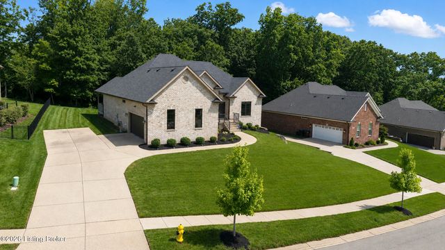 17216 Shakes Creek Dr, Louisville, KY 40023