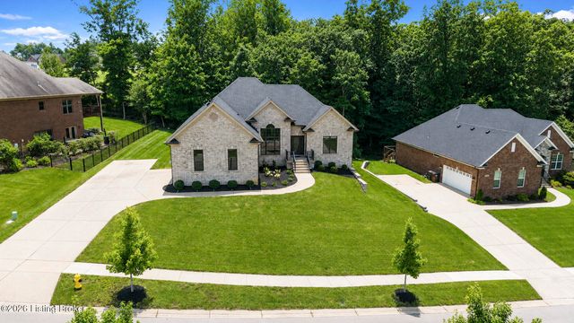 17216 Shakes Creek Dr, Louisville, KY 40023