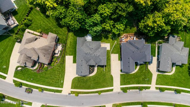 17216 Shakes Creek Dr, Louisville, KY 40023