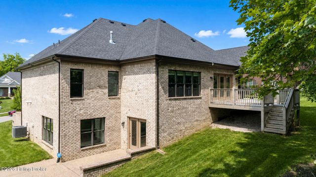 17216 Shakes Creek Dr, Louisville, KY 40023