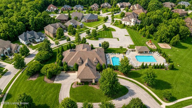 17216 Shakes Creek Dr, Louisville, KY 40023