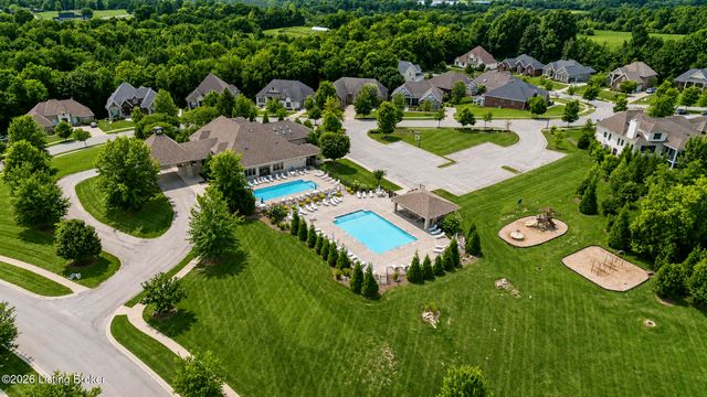 17216 Shakes Creek Dr, Louisville, KY 40023
