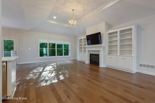17216 Shakes Creek Dr, Louisville, KY 40023