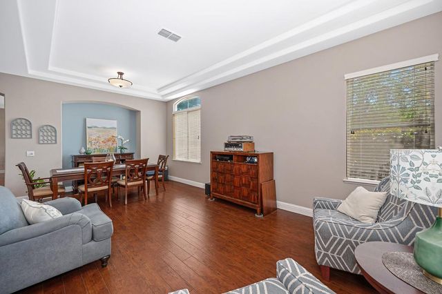 112 Hemingway Ct, Roseville, CA 95747