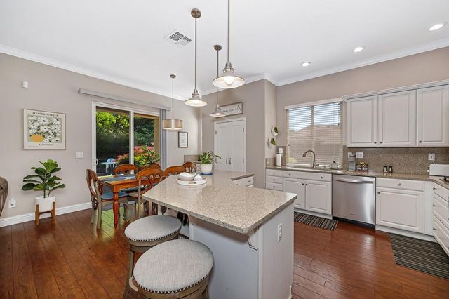 112 Hemingway Ct, Roseville, CA 95747