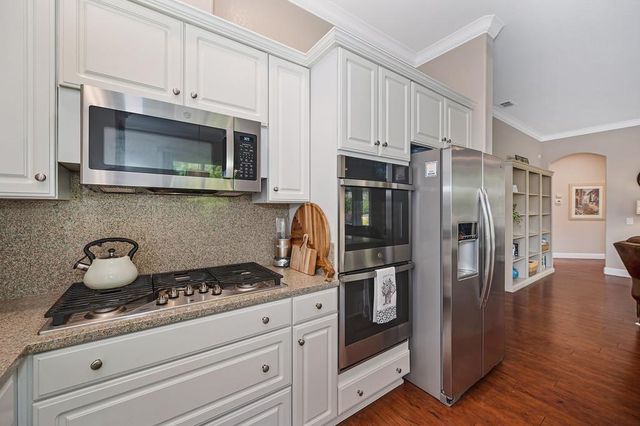 112 Hemingway Ct, Roseville, CA 95747