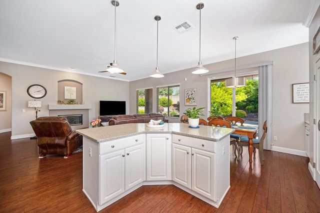 112 Hemingway Ct, Roseville, CA 95747