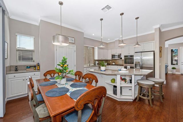 112 Hemingway Ct, Roseville, CA 95747