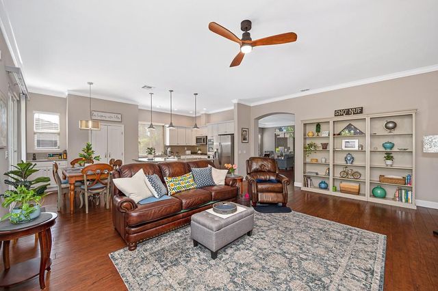 112 Hemingway Ct, Roseville, CA 95747