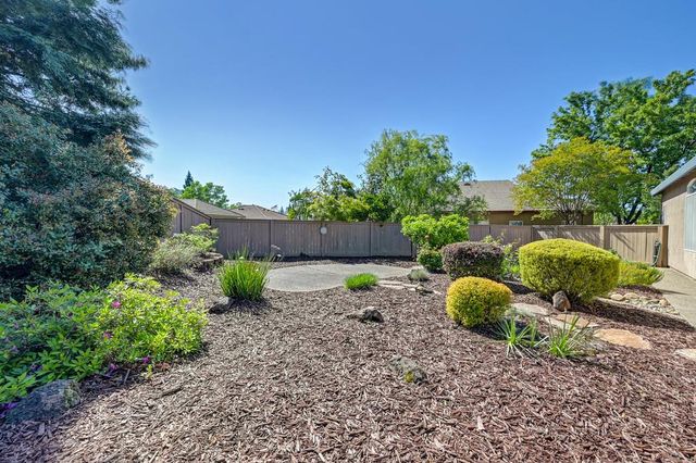 112 Hemingway Ct, Roseville, CA 95747