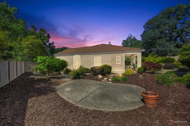 112 Hemingway Ct, Roseville, CA 95747