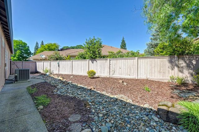 112 Hemingway Ct, Roseville, CA 95747