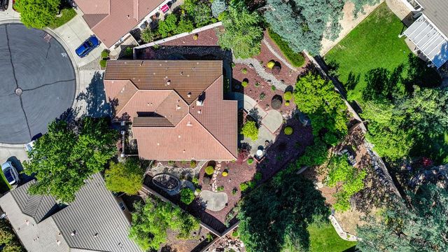 112 Hemingway Ct, Roseville, CA 95747