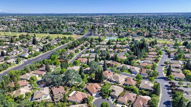112 Hemingway Ct, Roseville, CA 95747