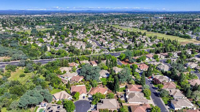 112 Hemingway Ct, Roseville, CA 95747