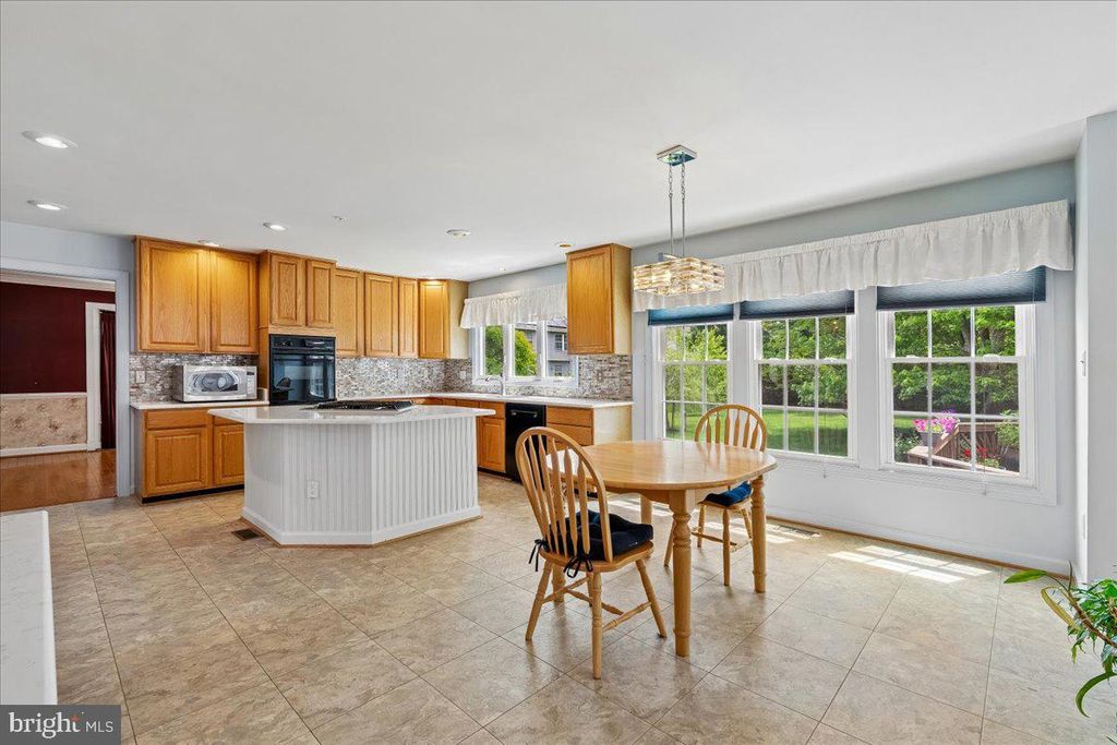 Image 18 of property listing at 12005 BACKUS DR, Bowie, MD 20720