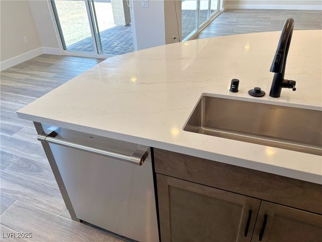 8826 Spencer Garrett Street, Las Vegas, NV 89113