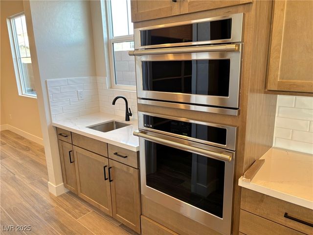 8826 Spencer Garrett Street, Las Vegas, NV 89113