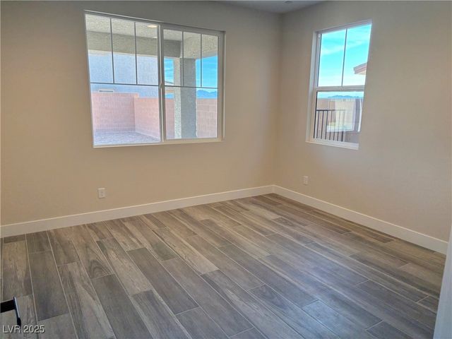 8826 Spencer Garrett Street, Las Vegas, NV 89113