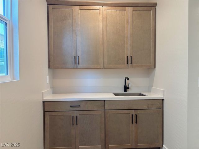 8826 Spencer Garrett Street, Las Vegas, NV 89113