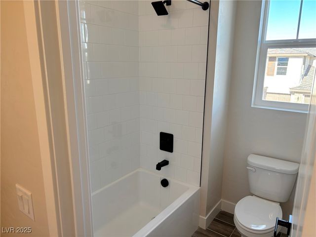 8826 Spencer Garrett Street, Las Vegas, NV 89113