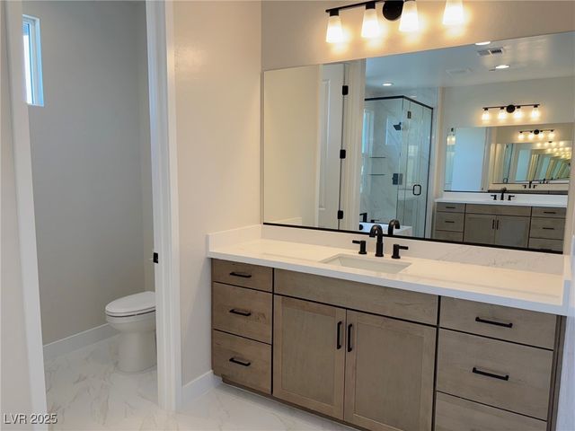 8826 Spencer Garrett Street, Las Vegas, NV 89113