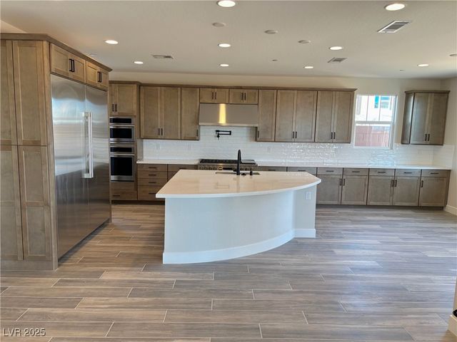 8826 Spencer Garrett Street, Las Vegas, NV 89113