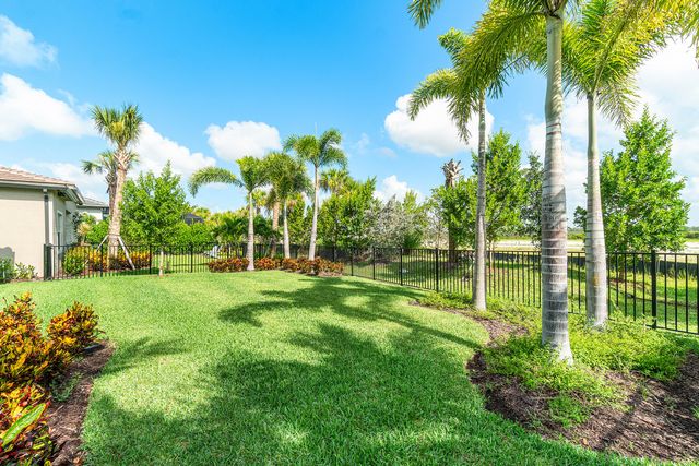 12505 Triumph Lane, Palm Beach Gardens, FL 33412