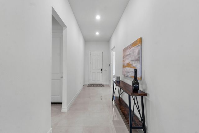 12505 Triumph Lane, Palm Beach Gardens, FL 33412