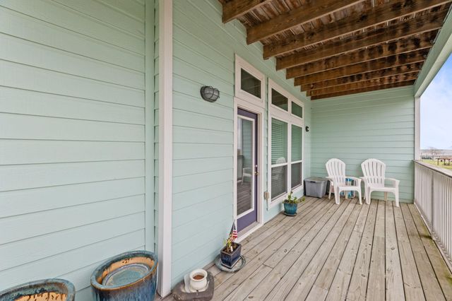 709 N Bayshore Drive, La Porte, TX 77571