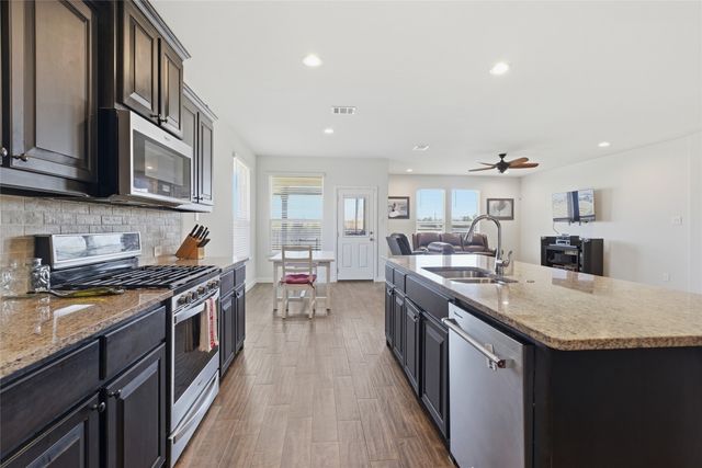 3212 Camden Creek Road, Krum, TX 76249