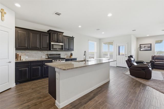 3212 Camden Creek Road, Krum, TX 76249