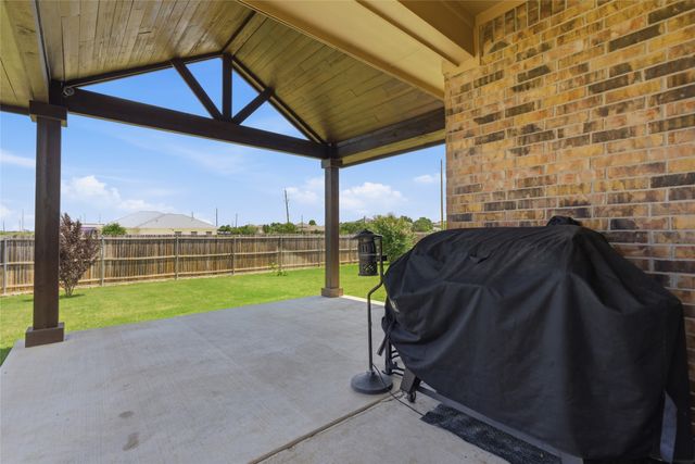 3212 Camden Creek Road, Krum, TX 76249