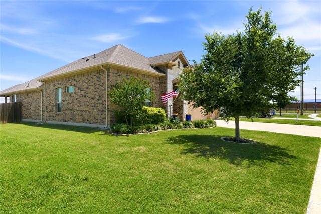 3212 Camden Creek Road, Krum, TX 76249