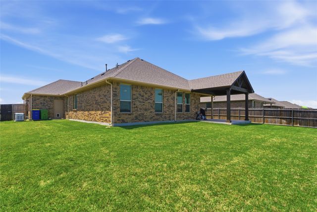3212 Camden Creek Road, Krum, TX 76249