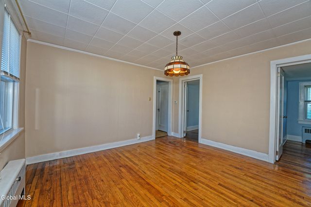 630 4th Avenue, Troy, NY 12182