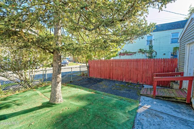 630 4th Avenue, Troy, NY 12182